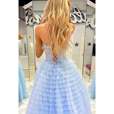 Robe de bal chic et moderne à col en V avec appliques perlées et florales et dentelle