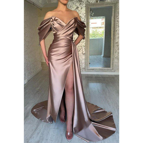 Robe de soirée longue en satin plissée à épaules dénudées chic et moderne 