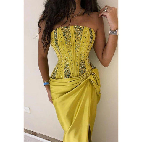 Robe de soirée longue plissée jaune à perles, chic et moderne, sans bretelles 