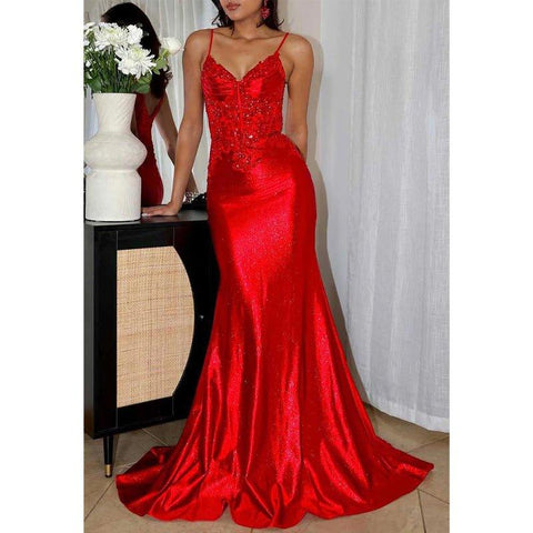 Vestido elegante de fiesta rojo con escote en V, tirantes finos, apliques de cuentas y noche de graduación 