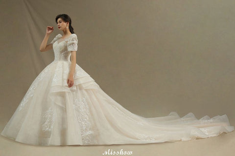 Chic Short Sleeves Tulle Lace Appliques Bridal Gown Spring Garden Wedding Dress