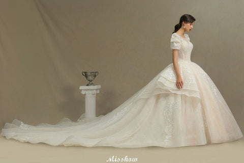 Chic Short Sleeves Tulle Lace Appliques Bridal Gown Spring Garden Wedding Dress