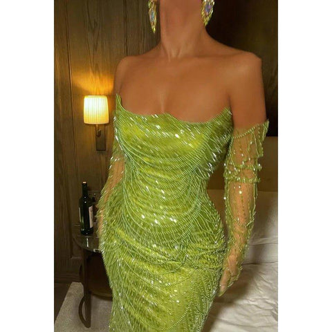 Vestido elegante y brillante de sirena con hombros descubiertos y mangas largas para fiesta de noche y graduación