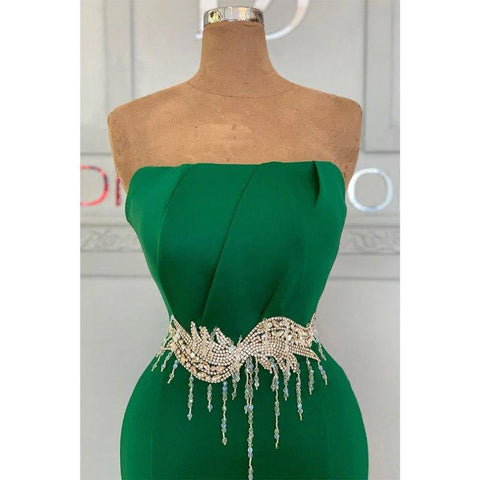 Robe de soirée longue sirène en satin vert plissé, sans bretelles et chic 