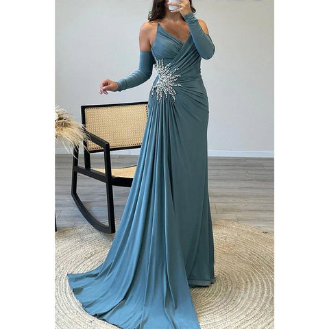 Robe de soirée longue bleue chic à col en V et bretelles plissées et perles 
