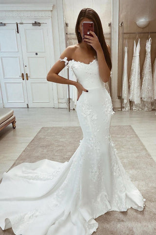 Chic White Straps Lace Sleeveless Satin Mermaid Wedding Dress With Train