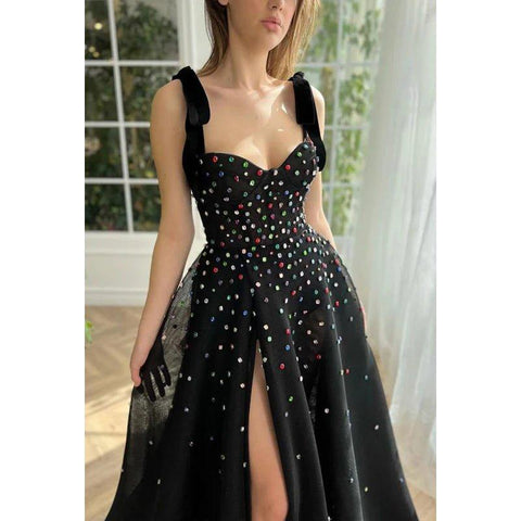 Robe de bal de fin d'année classique noire trapèze à bretelles en cœur et fente en tulle avec bijou