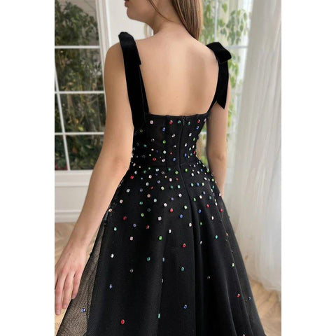 Robe de bal de fin d'année classique noire trapèze à bretelles en cœur et fente en tulle avec bijou