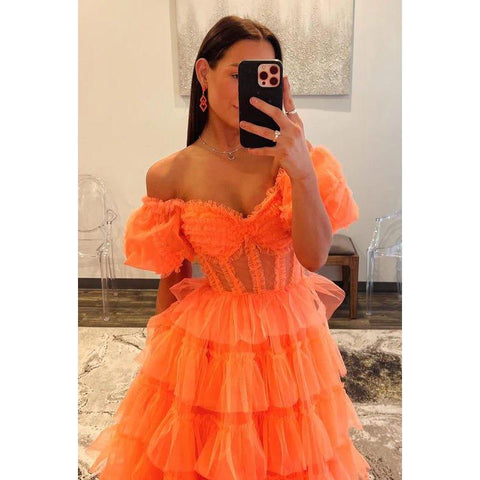 Vestido formal de fiesta clásico y atemporal con corte A, hombros descubiertos, mangas cortas y abertura