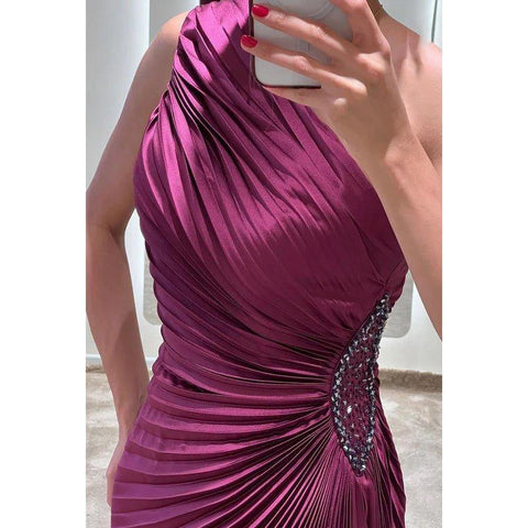 Robe de bal formelle classique et intemporelle à une épaule, sans manches, froncée