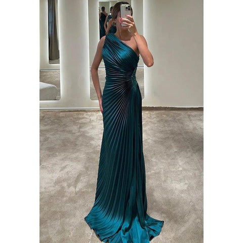 Robe de bal formelle classique et intemporelle à une épaule, sans manches, froncée