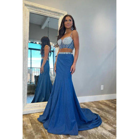 Vestido de fiesta clásico y atemporal de dos piezas con tirantes finos, corte sirena, espalda descubierta y cuentas