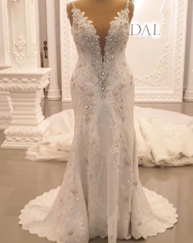 Classy Long Sweetheart Spaghetti Straps Appliques Lace Crystal Backless Wedding Dress