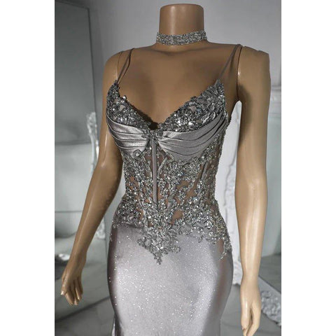 Vestido de fiesta de noche con lentejuelas y escote en V de sirena con tirantes finos y ornamentado de alta costura