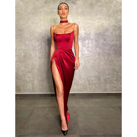 Robe de bal longue rouge unique à fente latérale 