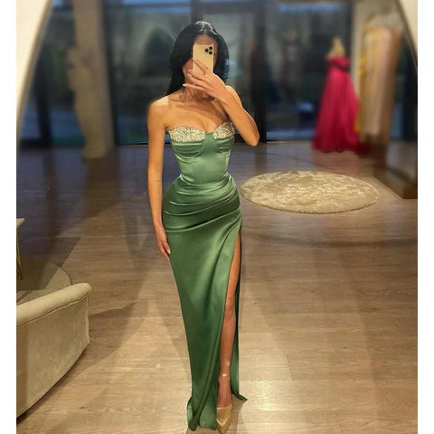 Vestido de fiesta de corte tubo, sin tirantes, con cuentas, mangas largas, verde, con abertura