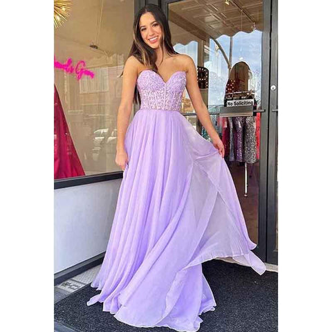 Vestido de fiesta largo sin tirantes con escote corazón, apliques de encaje y mangas desmontables