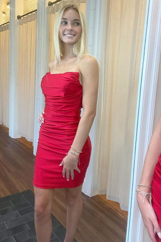 Robe fourreau tendance rose fuchsia courte à décolleté cœur et fronces