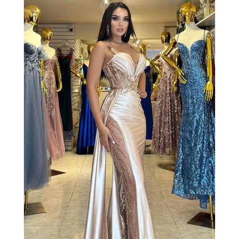 Robe de bal longue fourreau en satin à paillettes et dentelle froncée 