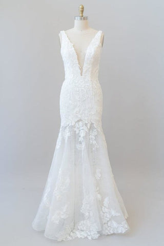 Deep V-neck Appliques Tulle Mermaid Elegant Wedding Dresses