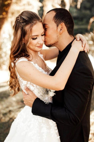 Designer A-Line Boho V-neck Straps Wedding Dresses With Lace