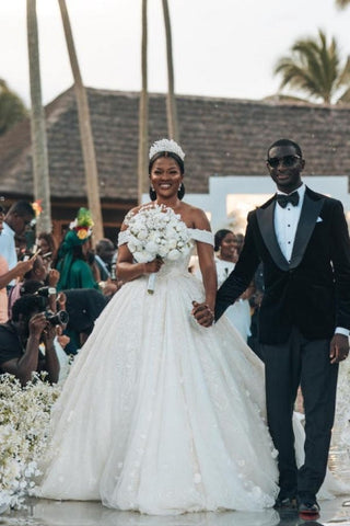 Designer Princess Off-the-shoulder A-line Wedding Dresses With Lace