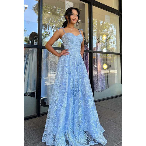 Vestido de fiesta largo de corte A con encaje y tirantes finos en forma de corazón