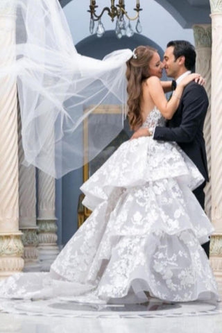 Dignified Sweetheart Sleeveless Ball Gown Tulle Wedding Dresses with Lace