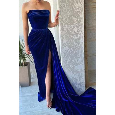 Robe de bal sexy bleu royal sans bretelles en velours plissé avec longue traîne fendue 