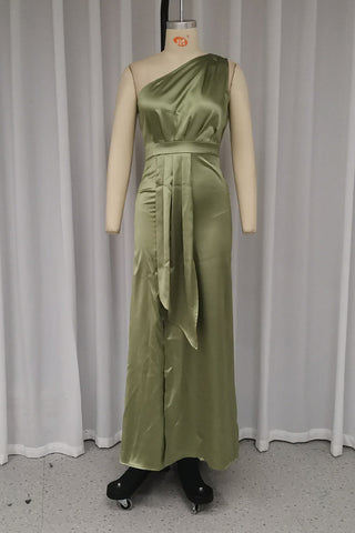 Vestidos de noche sexys con abertura, fruncidos y hombros caídos 