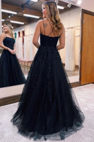 Robe de bal longue en tulle coupe trapèze avec dentelle