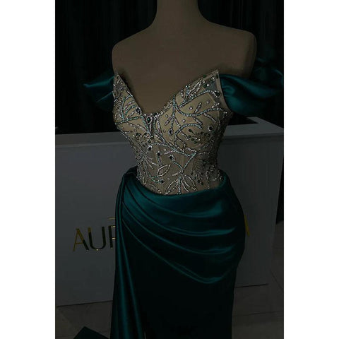 Vestido de fiesta formal con escote en V, mangas cortas, fruncido y pedrería