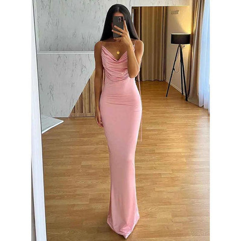 Robe longue rose à bretelles spaghetti et plis pour invitée de mariage 