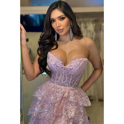 Vestido de fiesta glamuroso y dramático con apliques en forma de A, hombros descubiertos, sin mangas