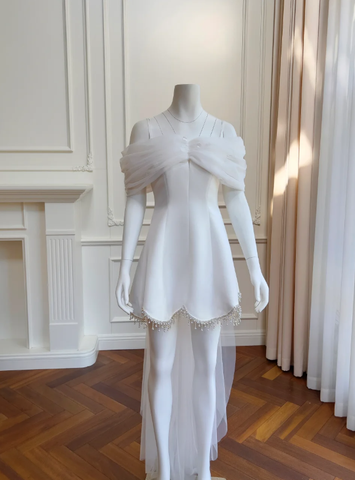 Vestido de fiesta corto de satén y tul blanco con hombros descubiertos, modelo Y8585