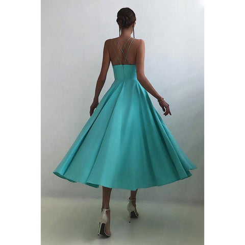 Vestido de fiesta sencillo con escote en V y tirantes finos 