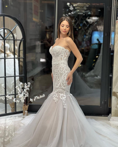 Elegant Floor Length Sweetheart Sleeveless Mermaid Lace Wedding Dress with Appliques