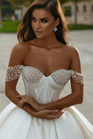 Elegant Long A-line Off-the-shoulder Sleeveless Wedding Dresses With Beads