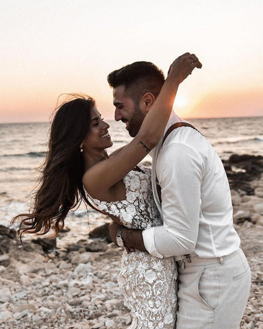 Elegant Long Mermaid V-neck Floral Lace Backless Wedding Dress