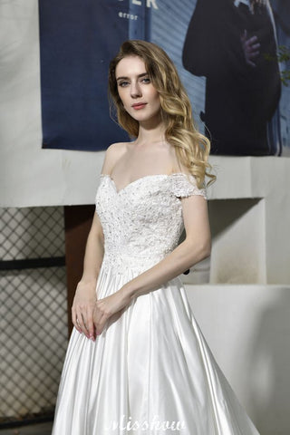 Elegant Off Shoulder Satin Floor Length Bridal Gown Sweetheart Floral Lace Aline Wedding Dress