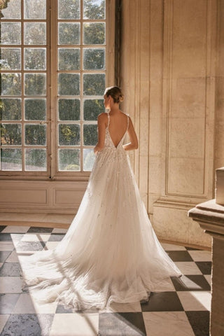 Elegant spaghetti straps sleeveless a-line lace Wedding Dresses