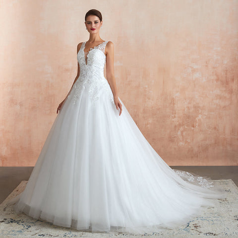 Exquisite Long A-line Appliques Lace Tulle Wedding Dress