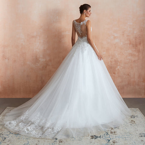 Exquisite Long A-line Appliques Lace Tulle Wedding Dress
