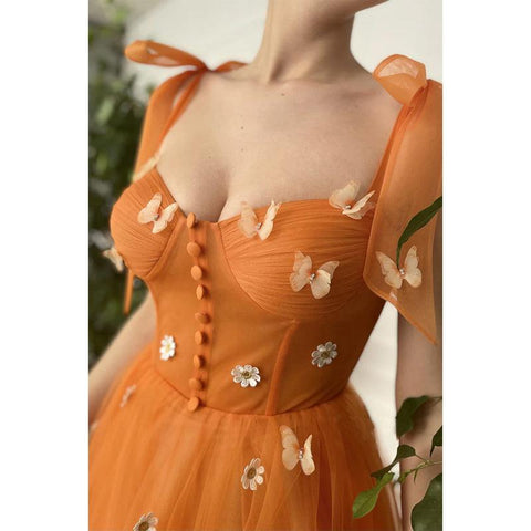 Vestido de fiesta largo de corte A con tirantes finos, escote en forma de corazón y apliques con bolsillos 