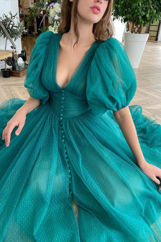 Robe de soirée élégante en tulle vert foncé, coupe trapèze, col en V et manches courtes