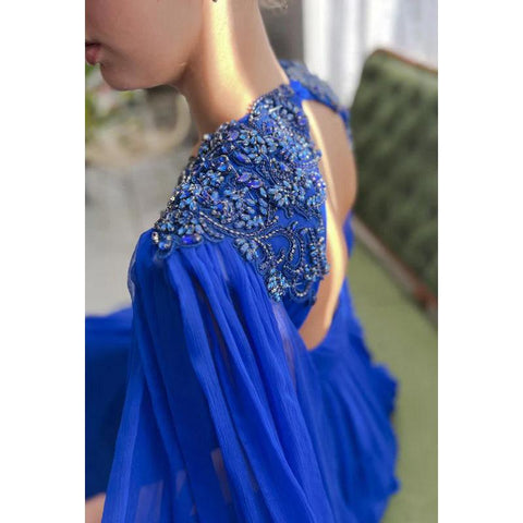 Elegante y lujoso vestido formal de fiesta con escote en V, corte A, fruncido, abertura lateral y bordado