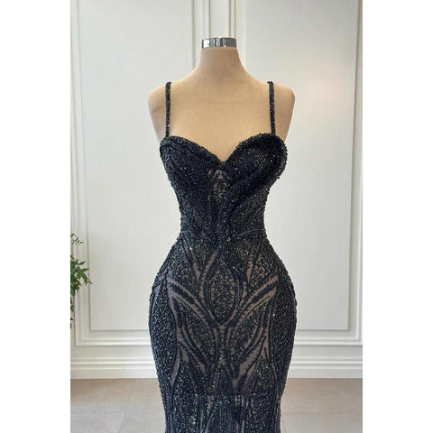 Vestido de fiesta de noche con lentejuelas y escote corazón con tirantes finos de corte trompeta/sirena