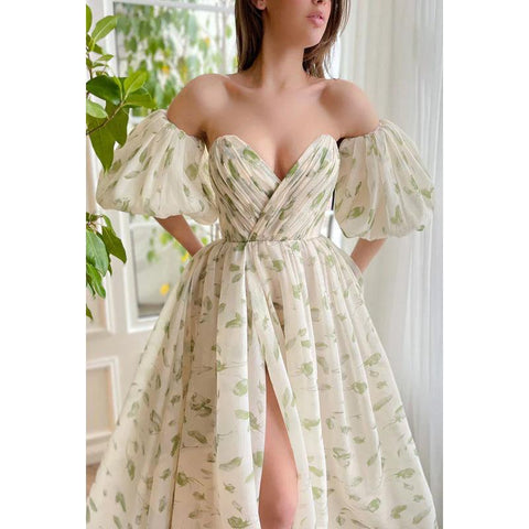 Vestido de noche largo de fiesta de tul fruncido sin tirantes y escote en forma de A