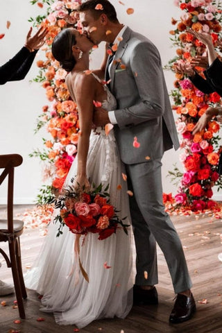 Fabulous A-Line Lace V-neck Sleeveless White Wedding Dress With Appliques