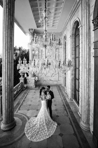 Fabulous Off-the-shoulder Long-Sleeve Mermaid Floor-Length Lace Wedding Dresses with Chapel Train